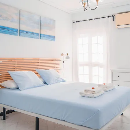 Riverside In Triana Apartment